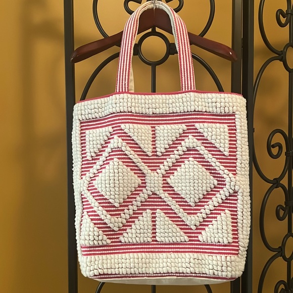 LOVESTITCH Cave Creek Tote - Picture 3 of 14